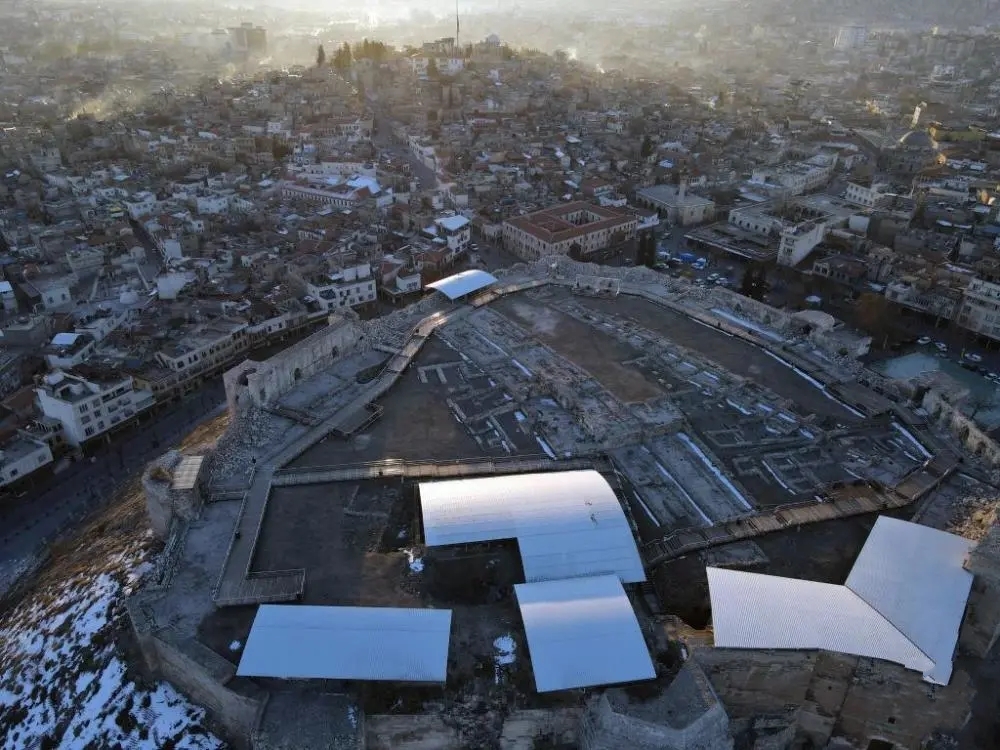 土耳其千年古堡遭地震�p��